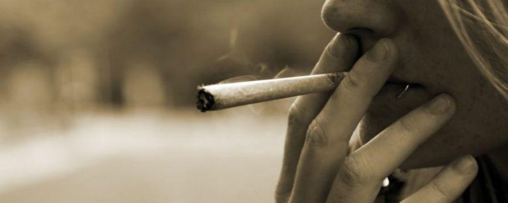 Cada vez más mujeres fuman marihuana durante el embarazo